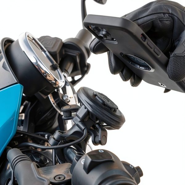 Quad Lock Motorcycle Wireless Charger Mount with Dual‑Lock IP67-1